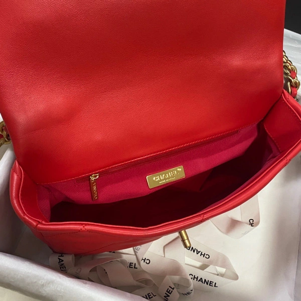 GoodFit CHANEL 19 FLAP BAG 40 - Image 10