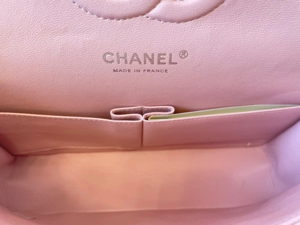 WellDesigned CHANEL FLAP BAG 397 - Image 8