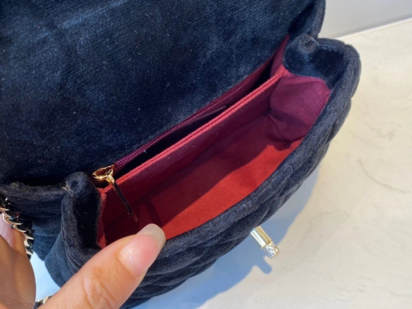 WellDesigned CHANEL MINI FLAP BAG WITH TOP HANDLE 1039 - Image 8