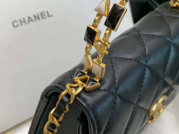 CHANEL CHANELUTCH WITH CHAIN NewStyle 983 - Image 5