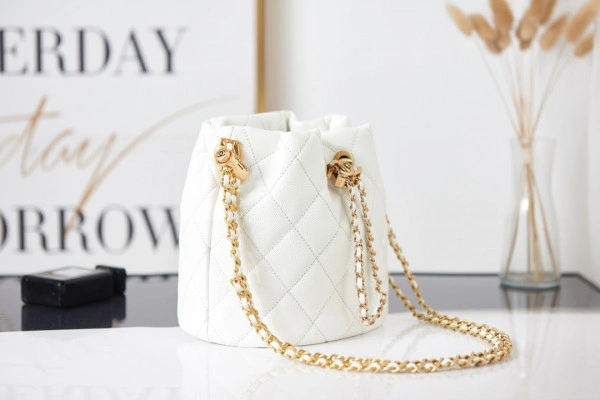 UrbanStyle CHANEL BUCKET BAG 249 - Image 3