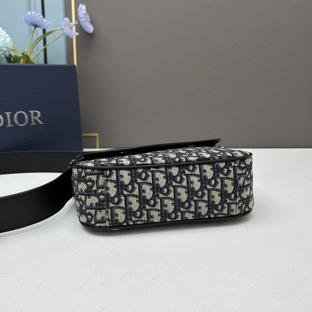 Affordable 1325 Christian Dior AAA Man Messenger Bags - Image 5