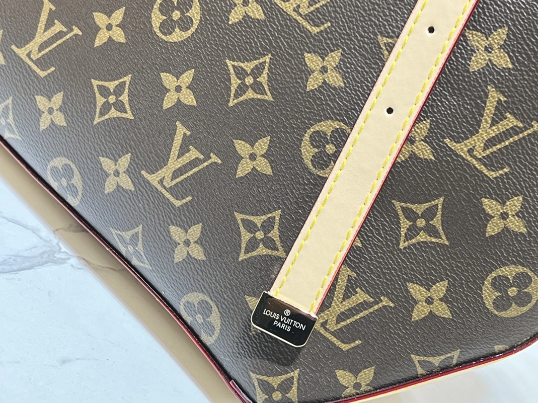 Affordable 7005 Louis Vuitton AAA Quality Shoulder Bags For Women - Image 4