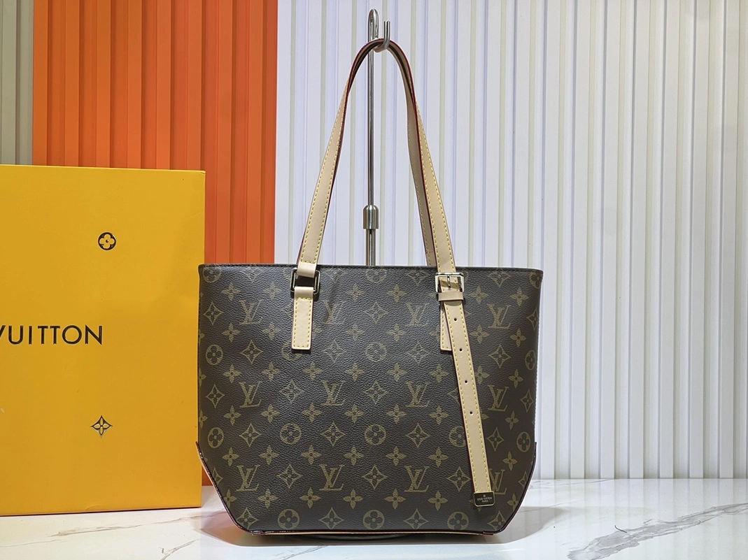 Affordable 7005 Louis Vuitton AAA Quality Shoulder Bags For Women - Image 6