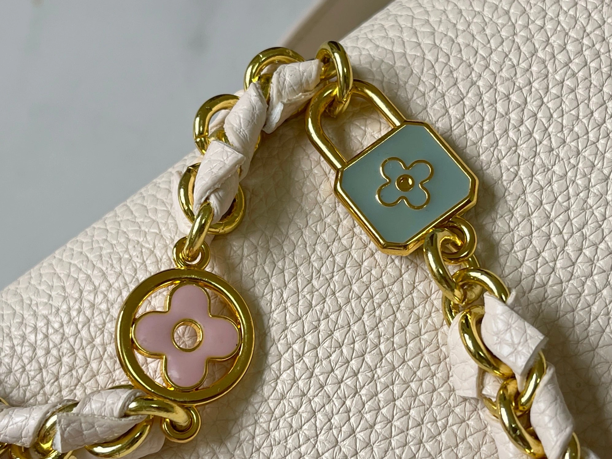 BestValue 2743 Louis Vuitton AAA Quality Messenger Bags For Women - Image 6