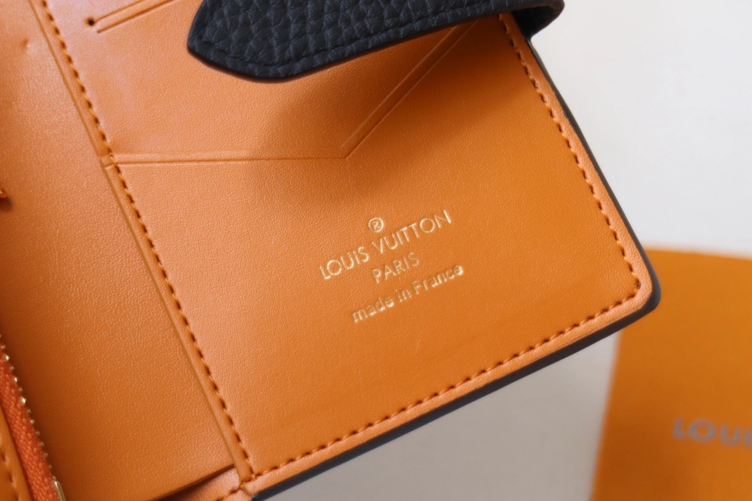 Bold 4336 Louis Vuitton AAA Quality Card Case - Image 6