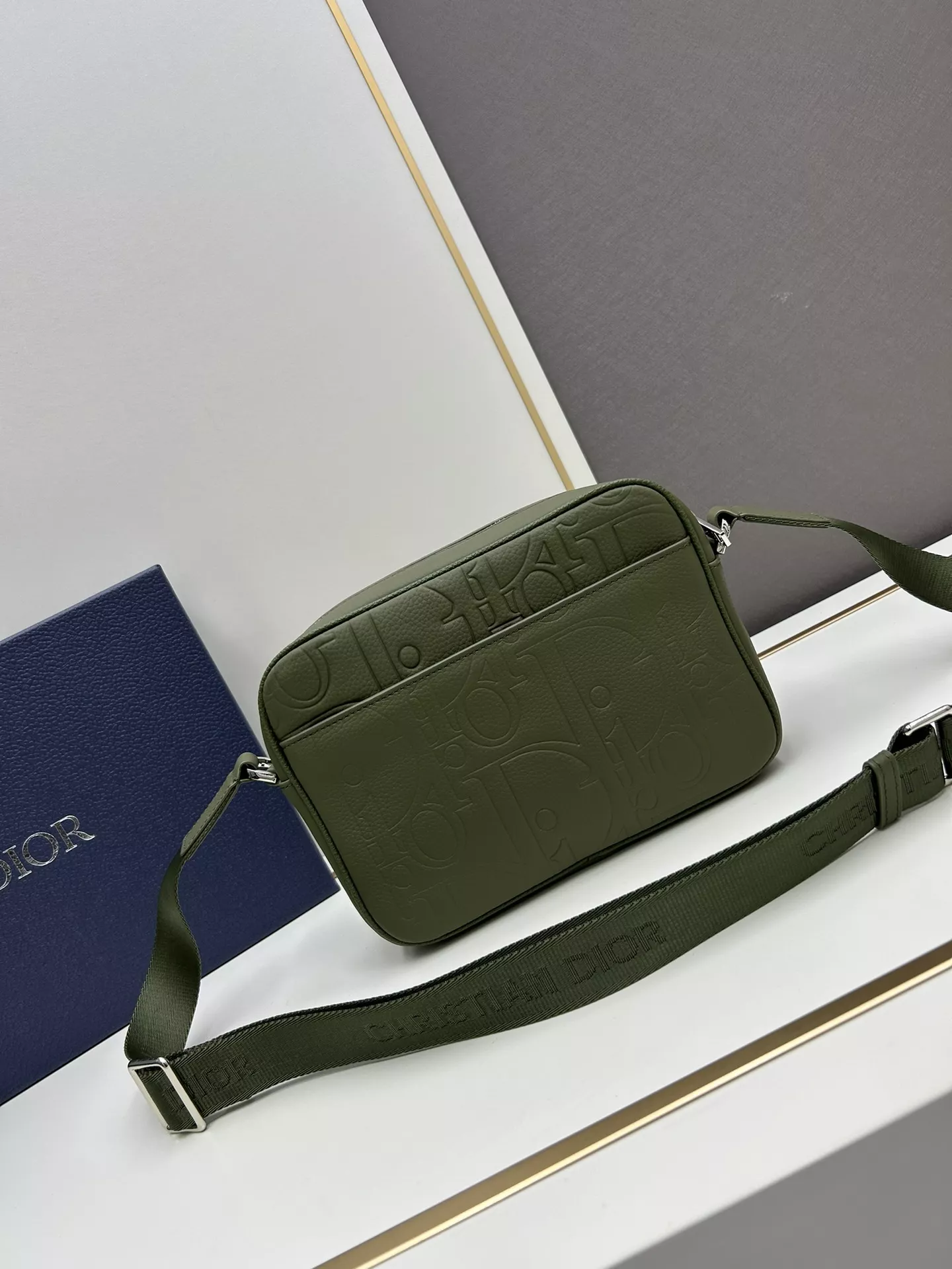 Bold 8888 Christian Dior AAA Quality Messenger Bags For Unisex - Image 3