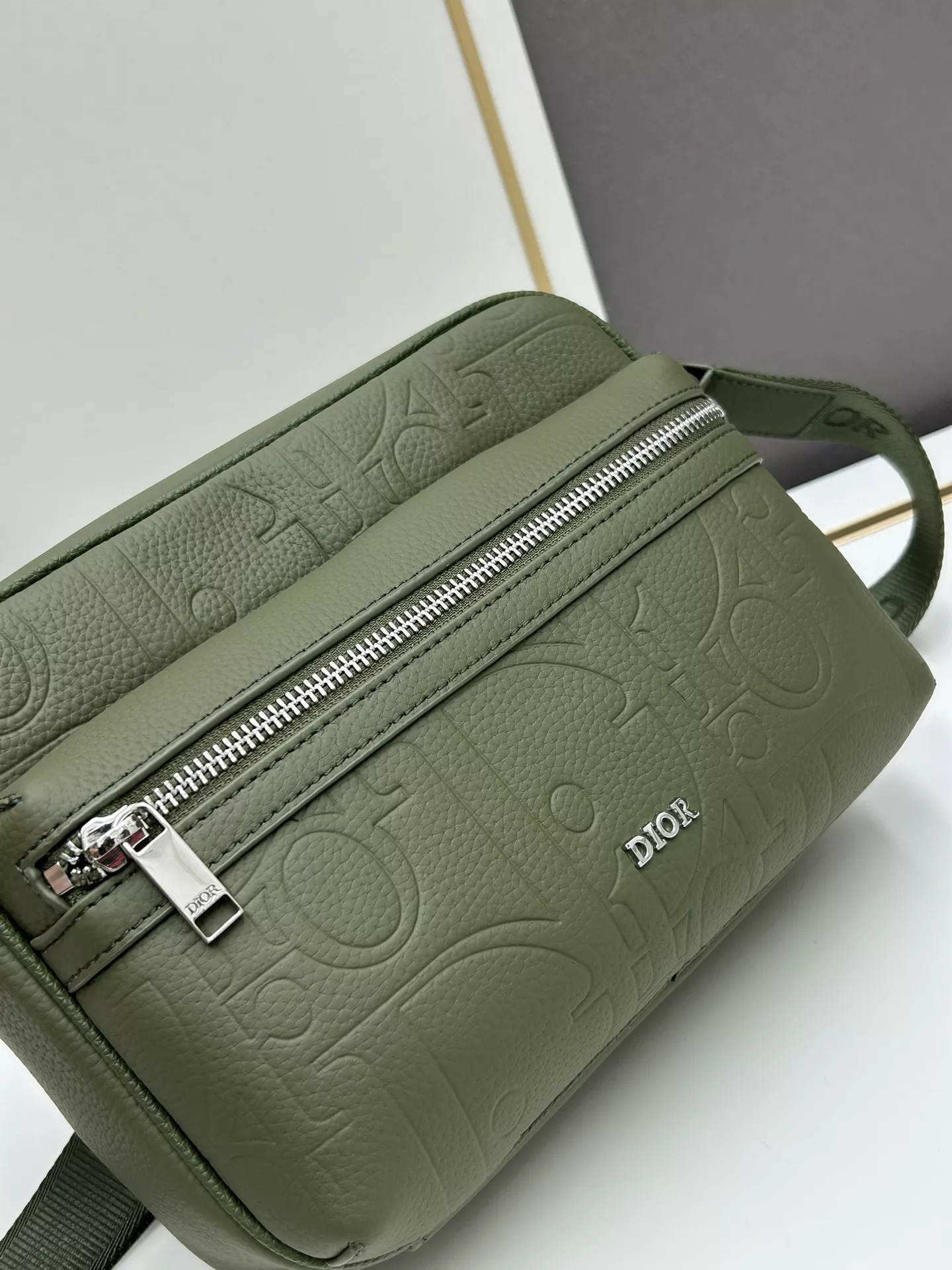 Bold 8888 Christian Dior AAA Quality Messenger Bags For Unisex - Image 4