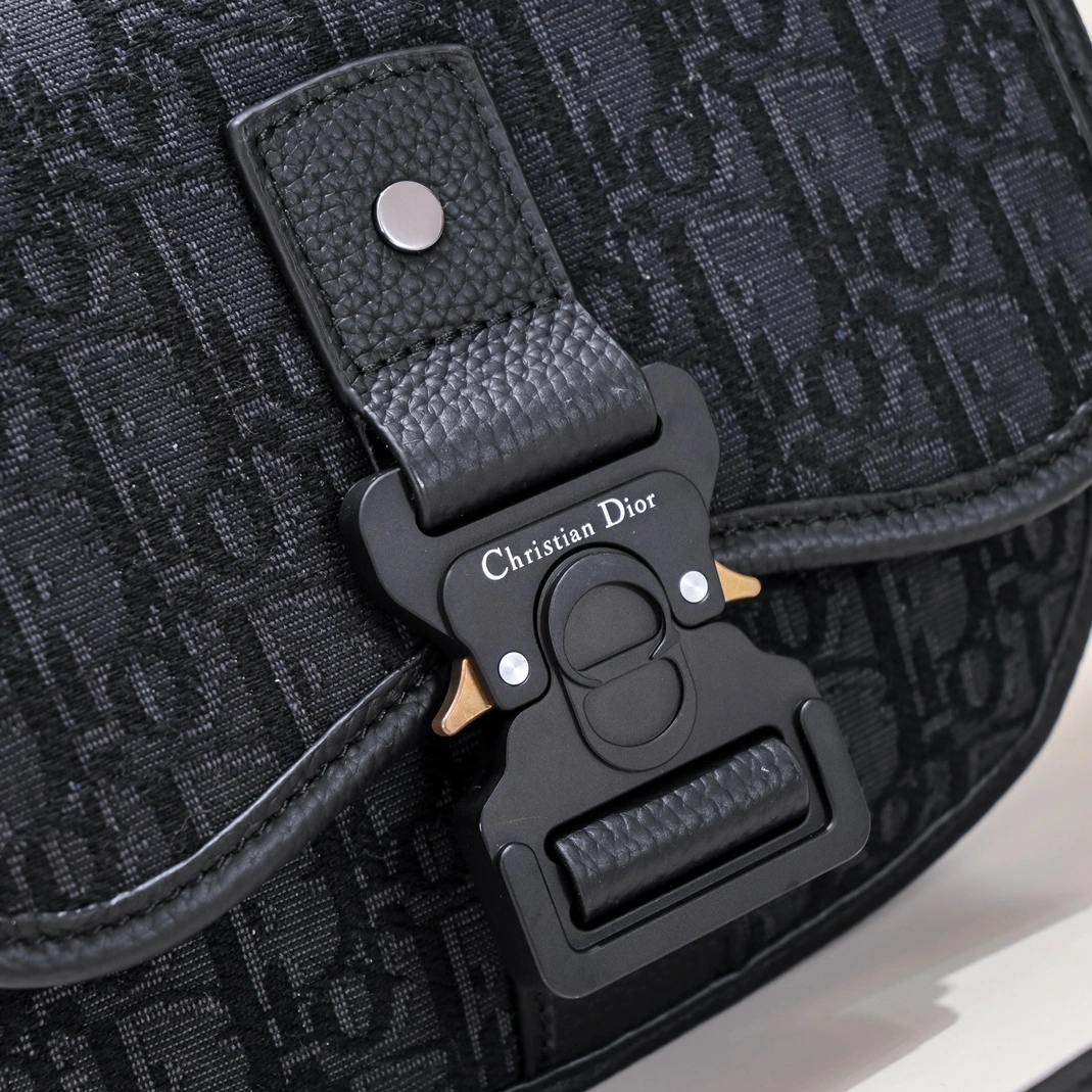 Breathable 2636 Christian Dior AAA Man Messenger Bags - Image 3