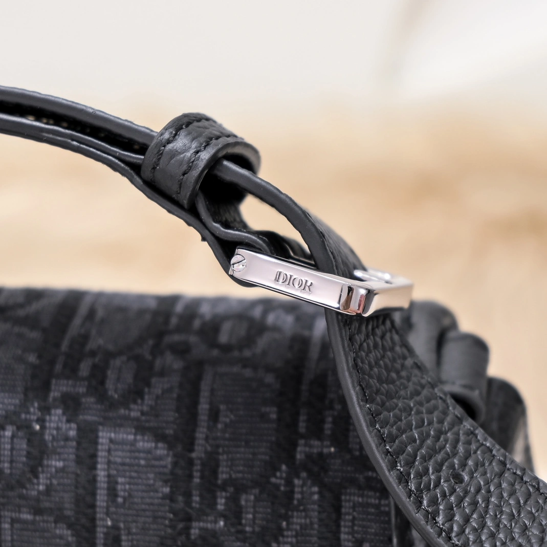 Breathable 2636 Christian Dior AAA Man Messenger Bags - Image 5