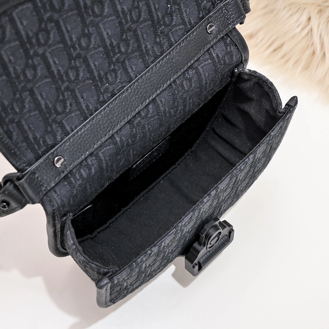 Breathable 2636 Christian Dior AAA Man Messenger Bags - Image 7