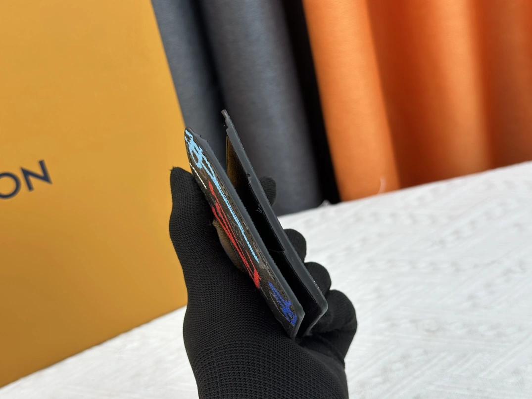 Breathable 388 Louis Vuitton LV Wallets - Image 4