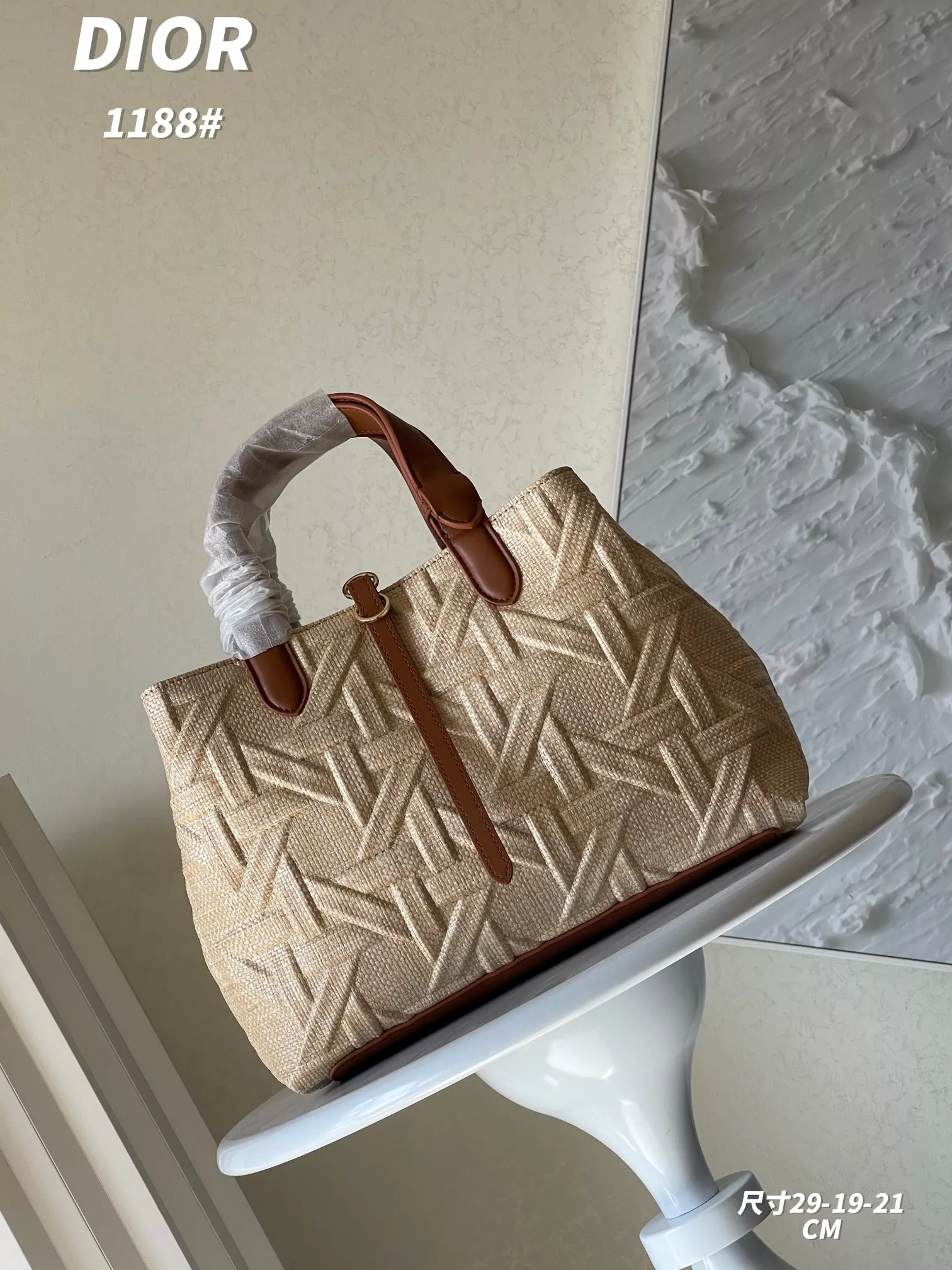 Breathable 5676 Christian Dior AAA Quality Handbags For Women - Image 3