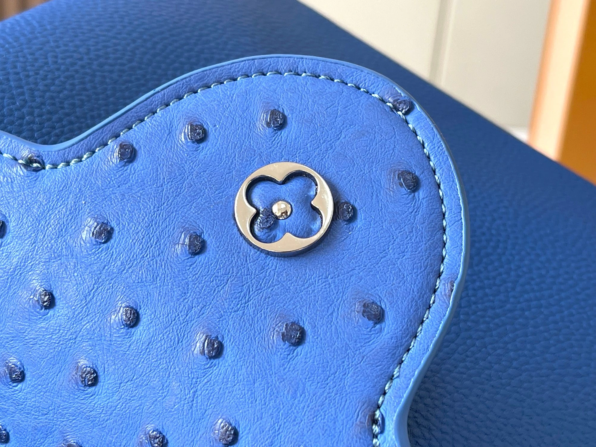 Breathable 5871 Louis Vuitton AAA Quality Messenger Bags For Women - Image 7