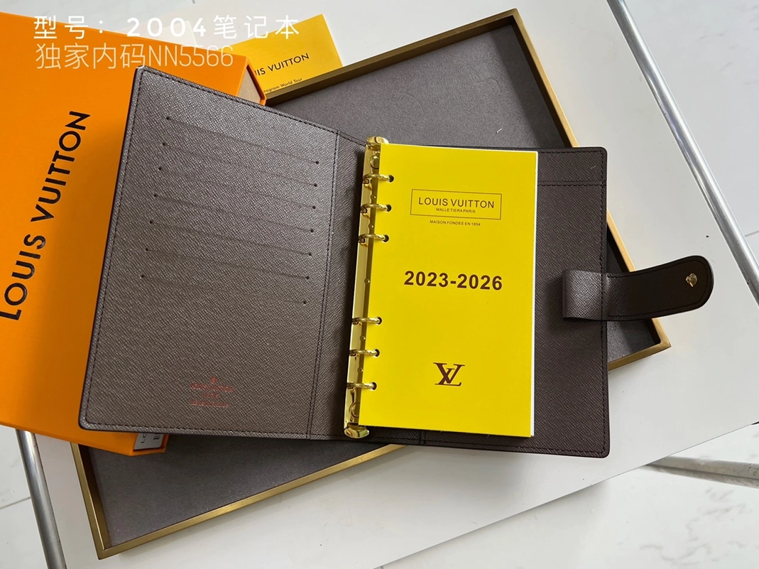 Breathable 9102 Louis Vuitton LV Card Case - Image 3