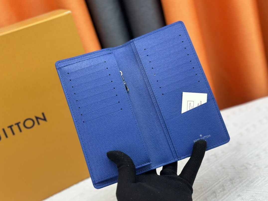 Breathable 9202 Louis Vuitton LV Card Case - Image 7