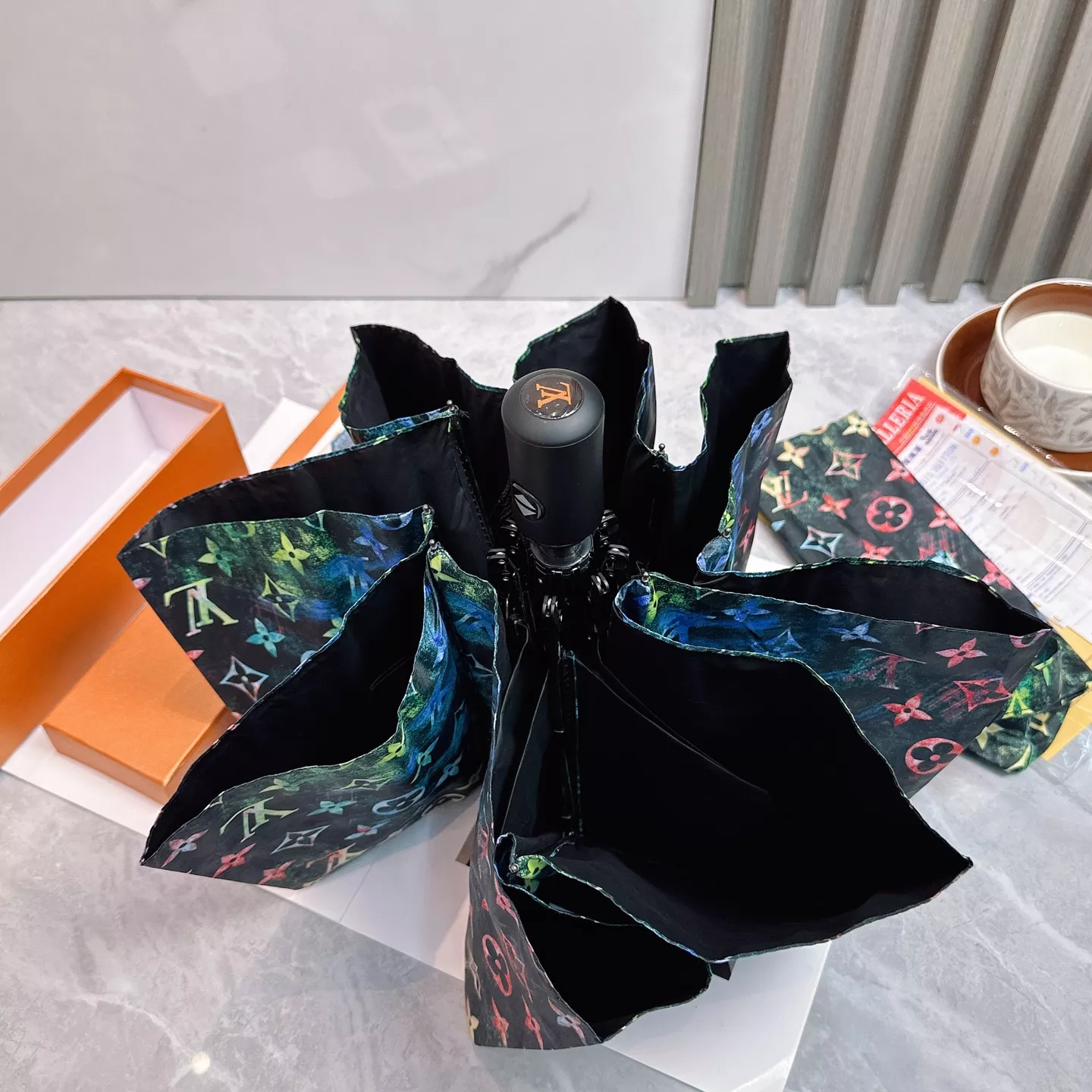 Bright 2671 Louis Vuitton Umbrellas - Image 6