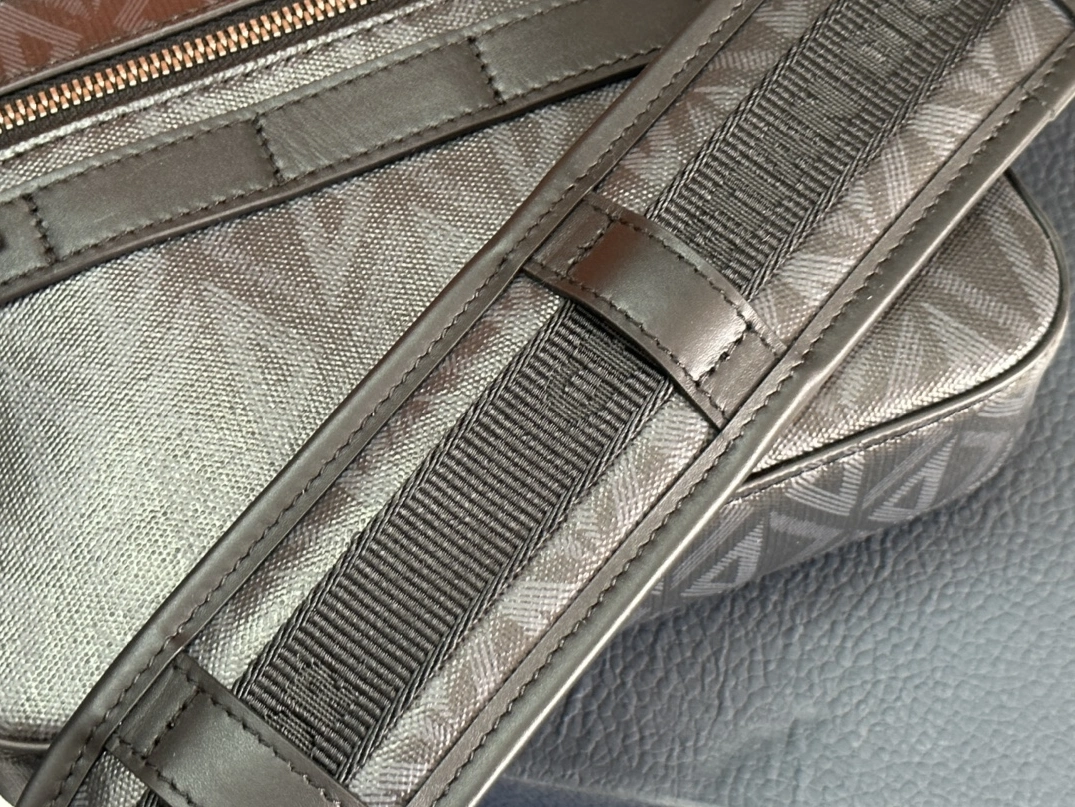 Bright 8816 Christian Dior AAA Man Messenger Bags - Image 6