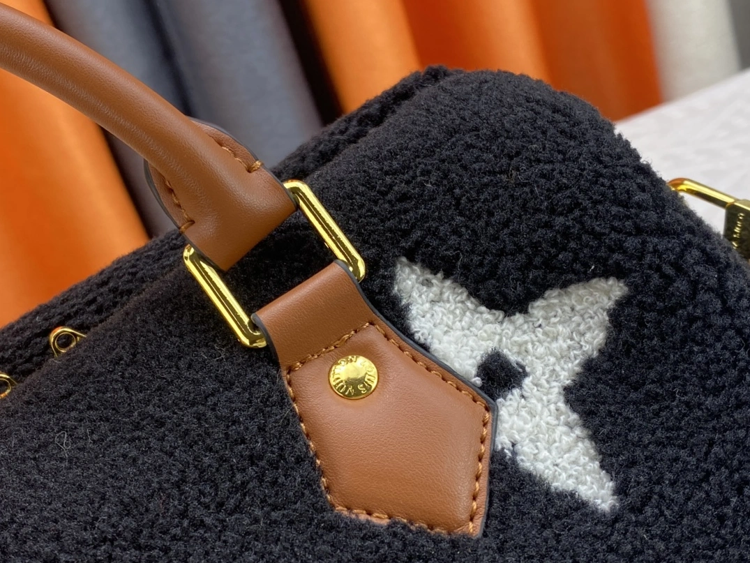 Bright 9511 Louis Vuitton AAA Quality Handbags For Women - Image 6