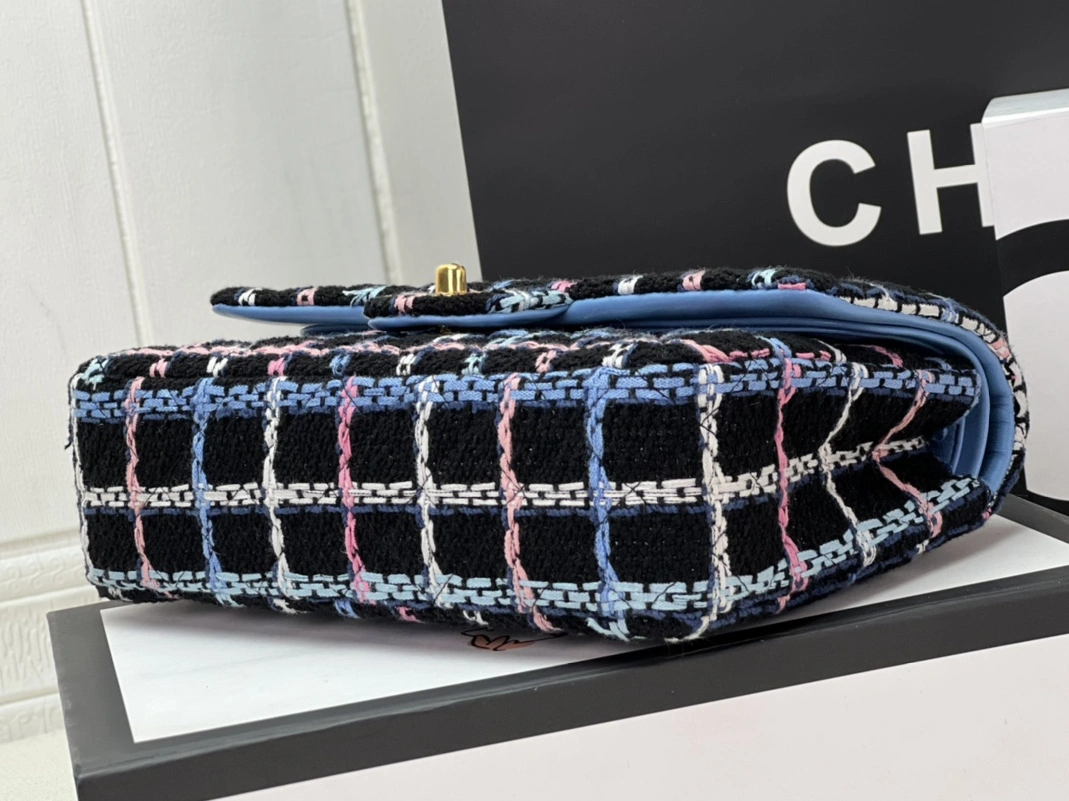 Chanel AAA Quality Messenger Bags For Women Bright 4063 - Image 4