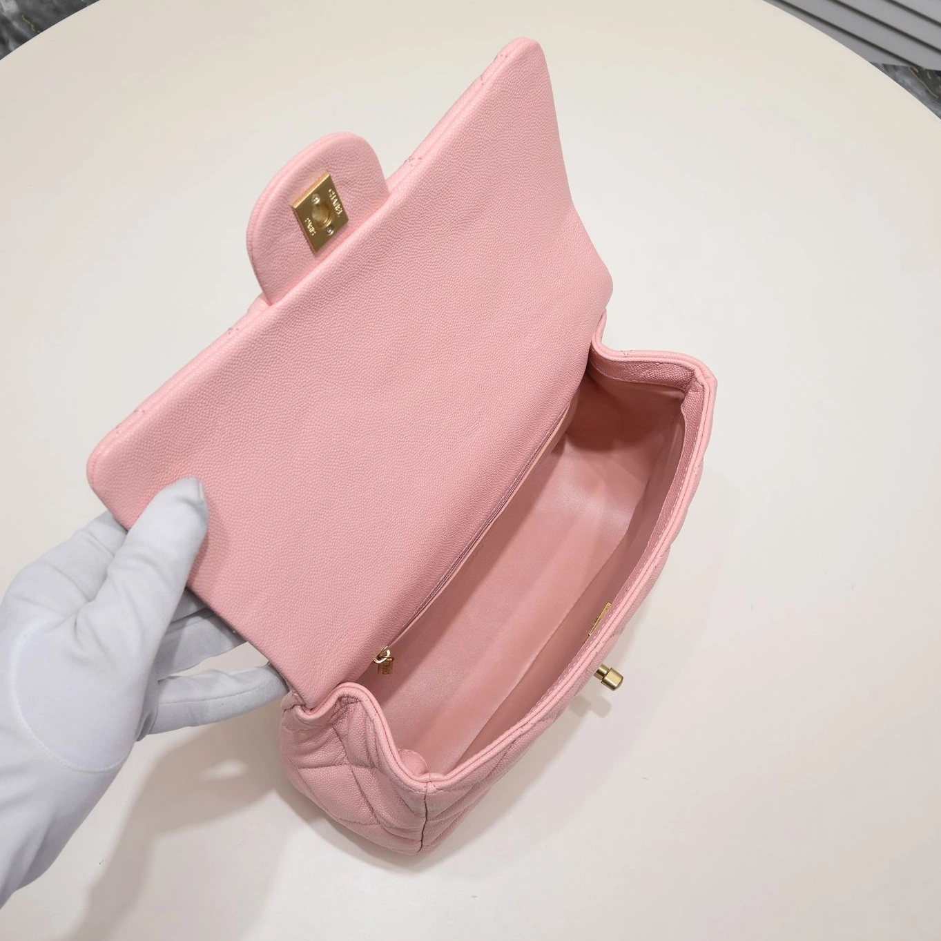 Chanel AAA Quality Messenger Bags For Women Minimalist 465 - Image 7