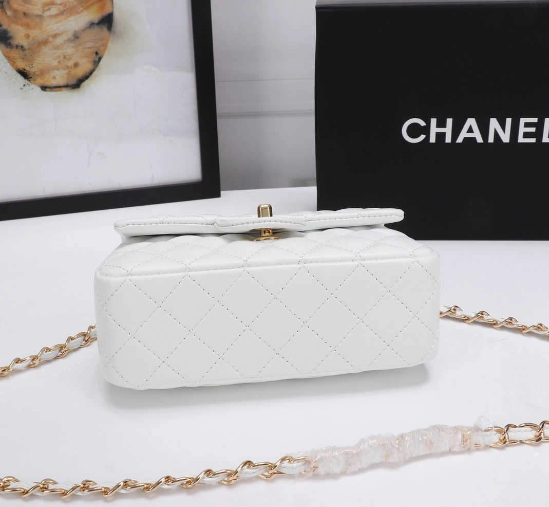 Chanel AAA Quality Messenger Bags For Women Sleek 4540 - Image 3