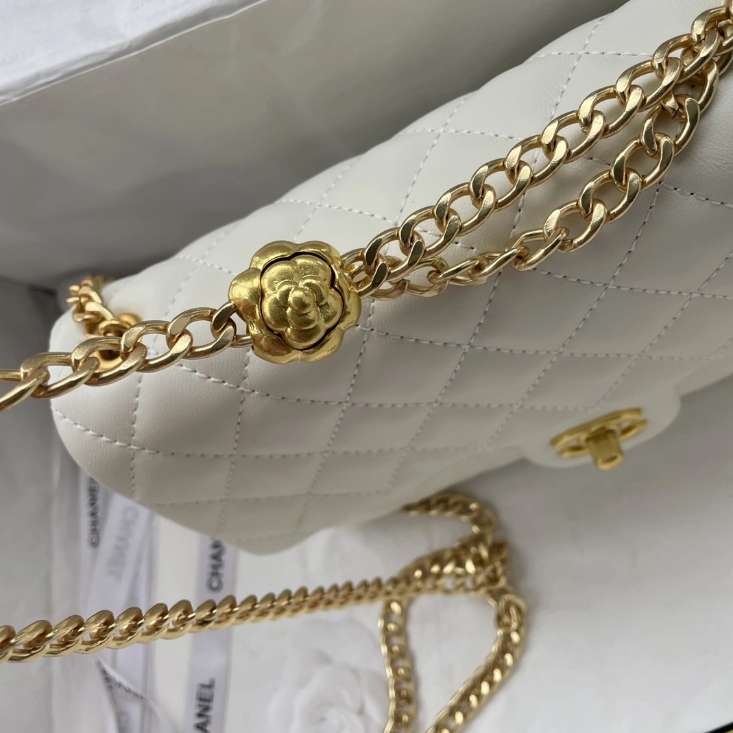 Chanel AAA Quality Messenger Bags For Women Unique 2027 - Image 4