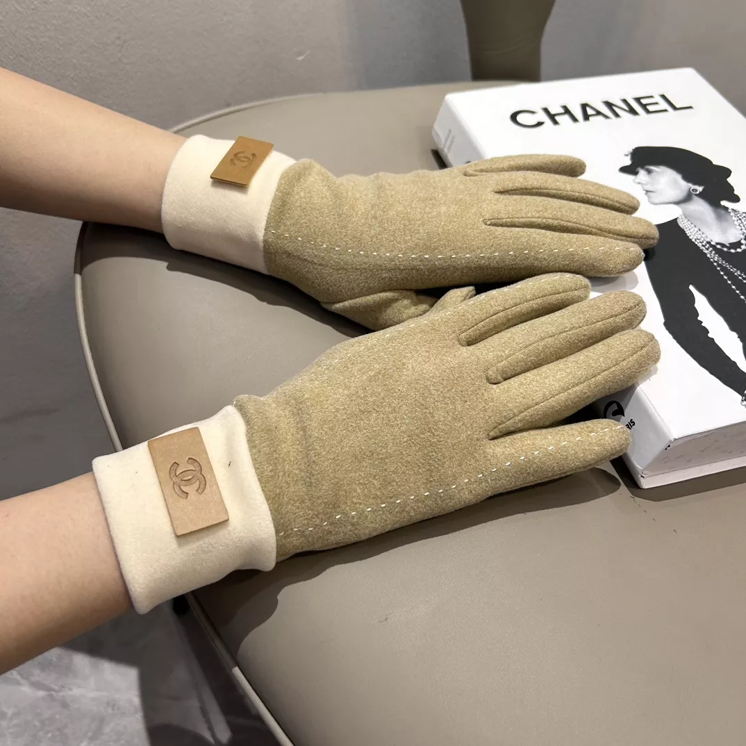 Chanel Gloves Practical 353 - Image 4
