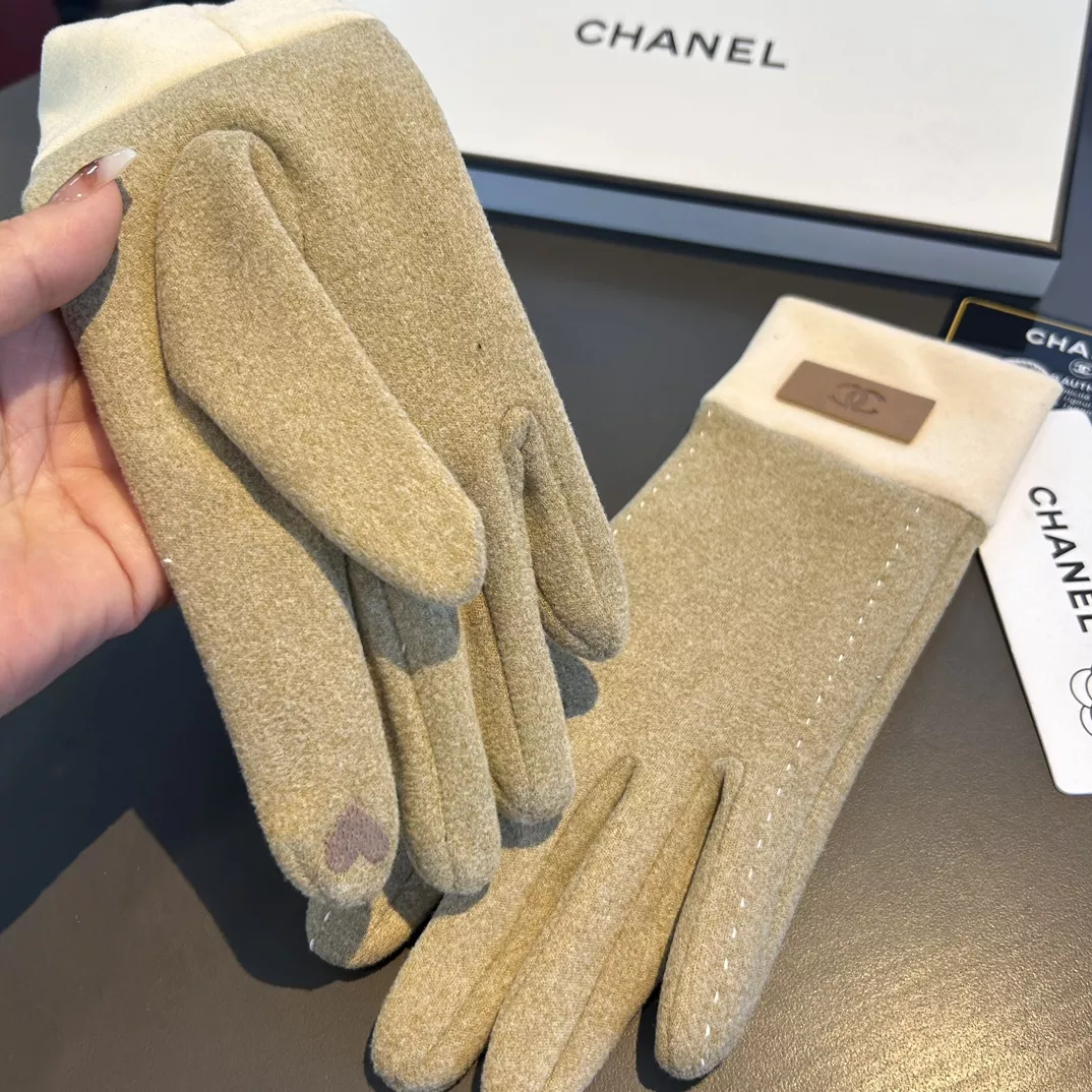Chanel Gloves Practical 353 - Image 6