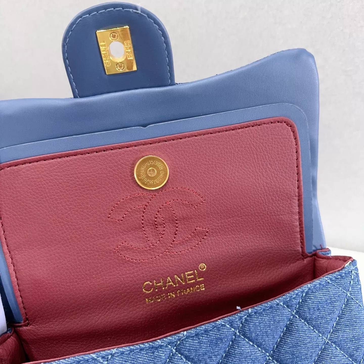 Chanel Messenger Bags For Women Sophisticated 4400