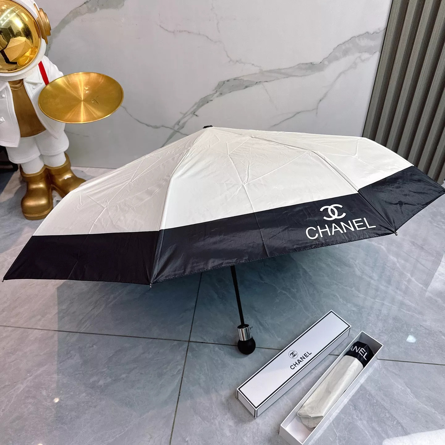 Chanel Umbrellas EyeCatching 1556