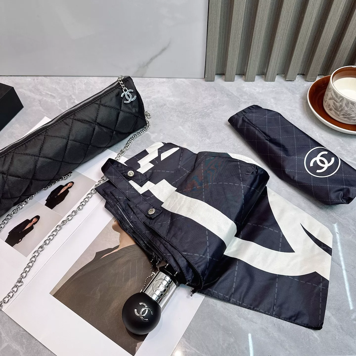 Chanel Umbrellas HighQuality 1993 - Image 3