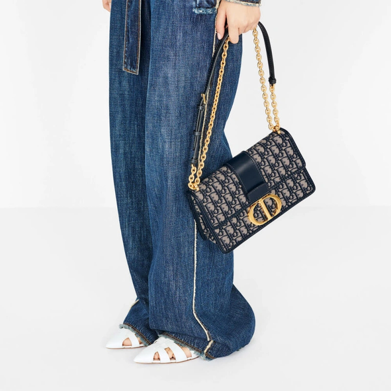 Style may Christian Dior 30 Montaigne Chain Bag Blue Oblique Jacquard - Image 3