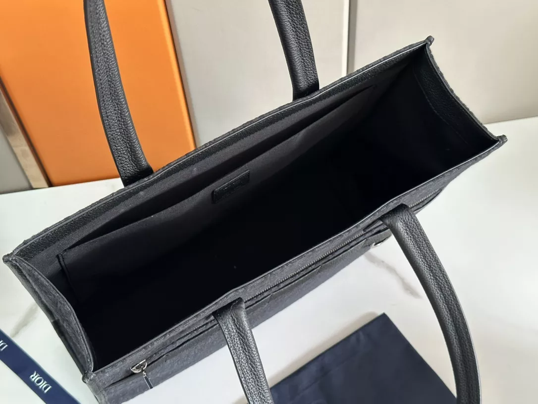 Christian Dior AAA Man Handbags Affordable 3680 - Image 8