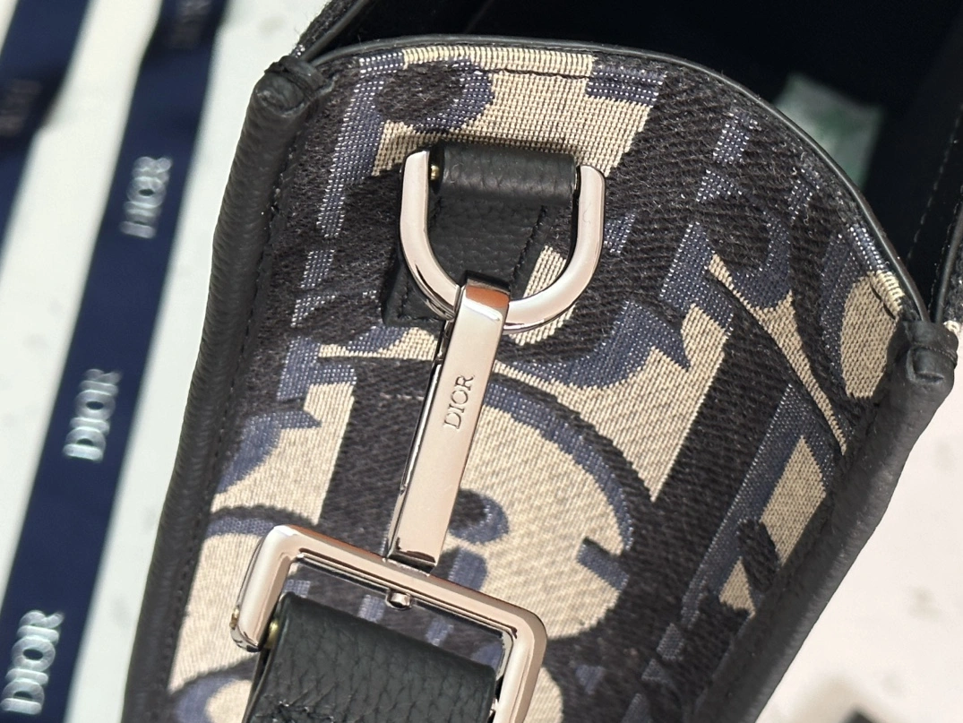 Christian Dior AAA Man Handbags Classic 1232 - Image 4