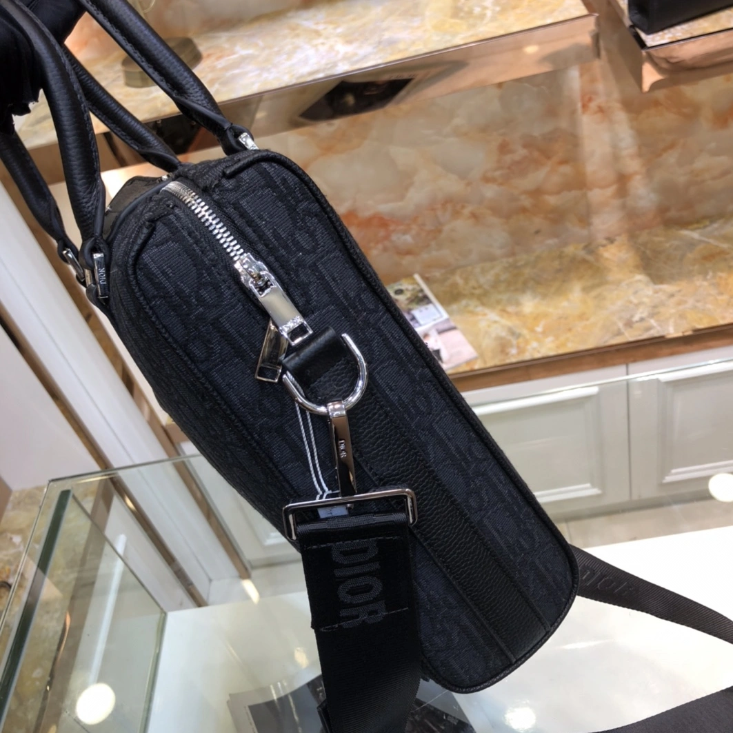 Christian Dior AAA Man Handbags Trendsetting 8396 - Image 4