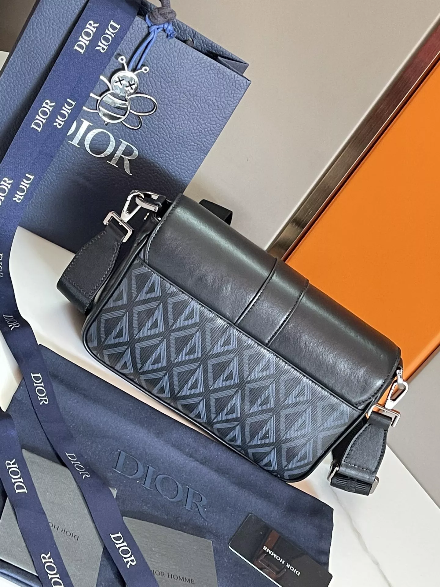 Christian Dior AAA Man Messenger Bags Comfortable 127