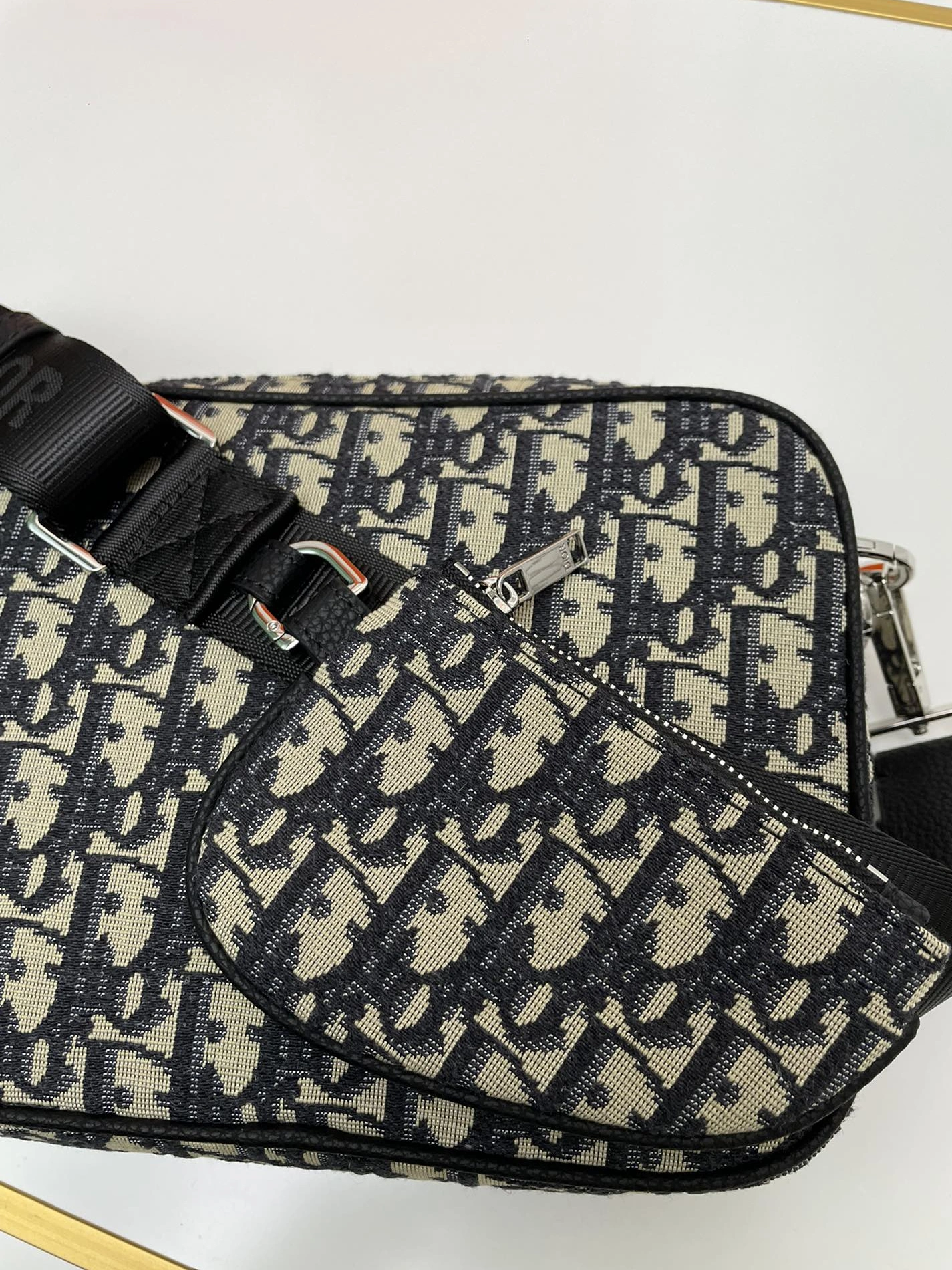 Christian Dior AAA Man Messenger Bags Lightweight 268 - Image 7