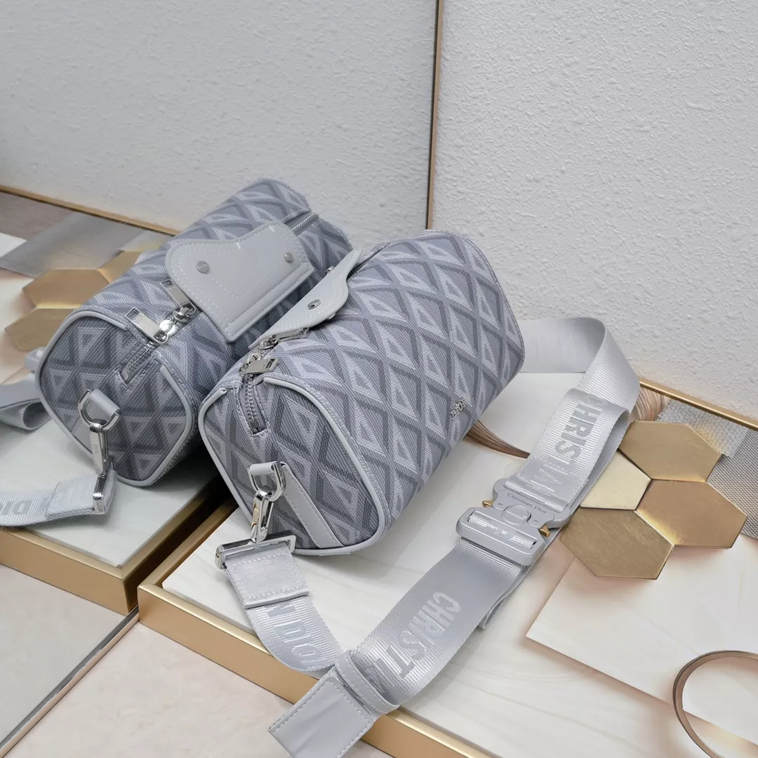 Christian Dior AAA Man Messenger Bags Sophisticated 671