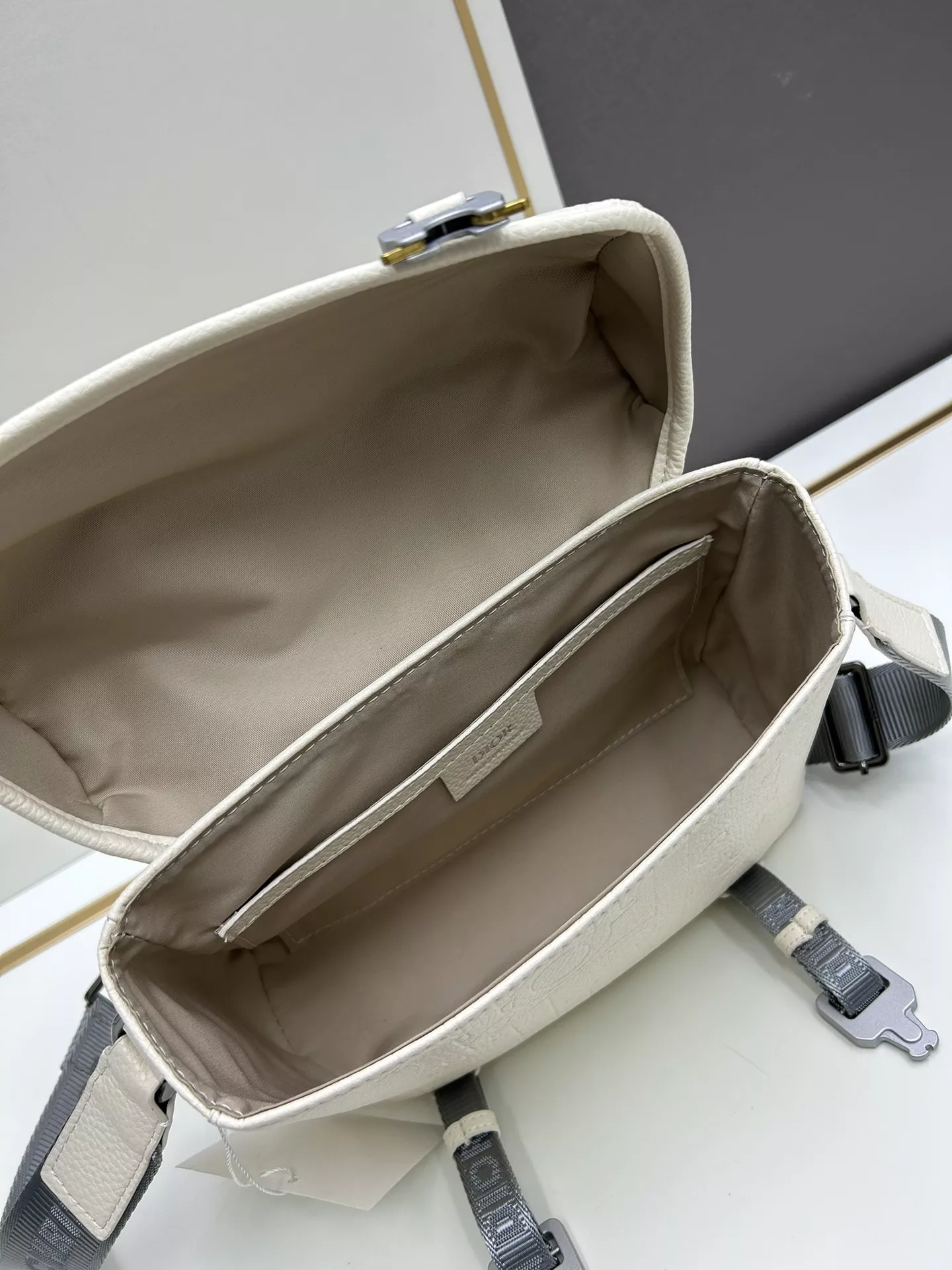 Christian Dior AAA Man Messenger Bags TopPick 3577 - Image 6