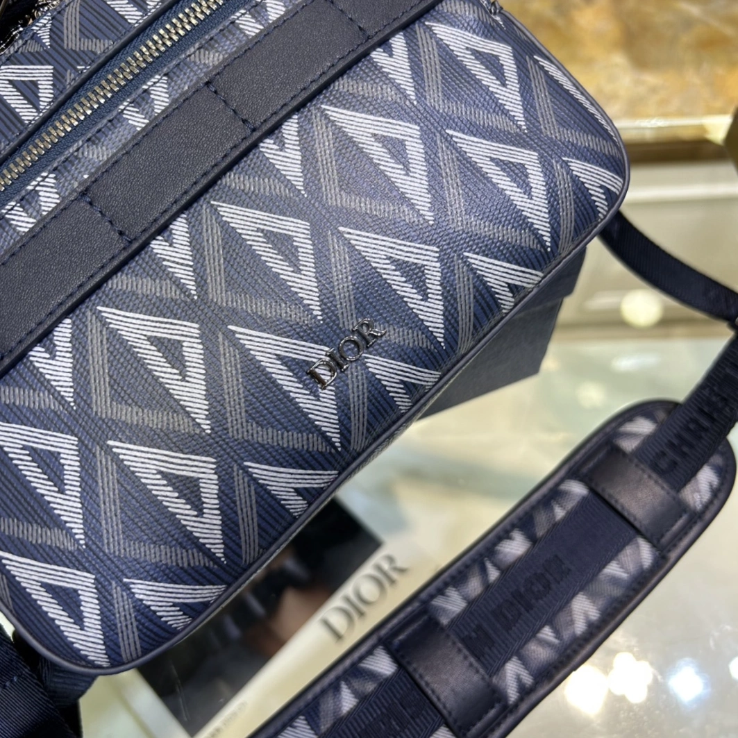 Christian Dior AAA Man Messenger Bags Versatile 9667 - Image 4