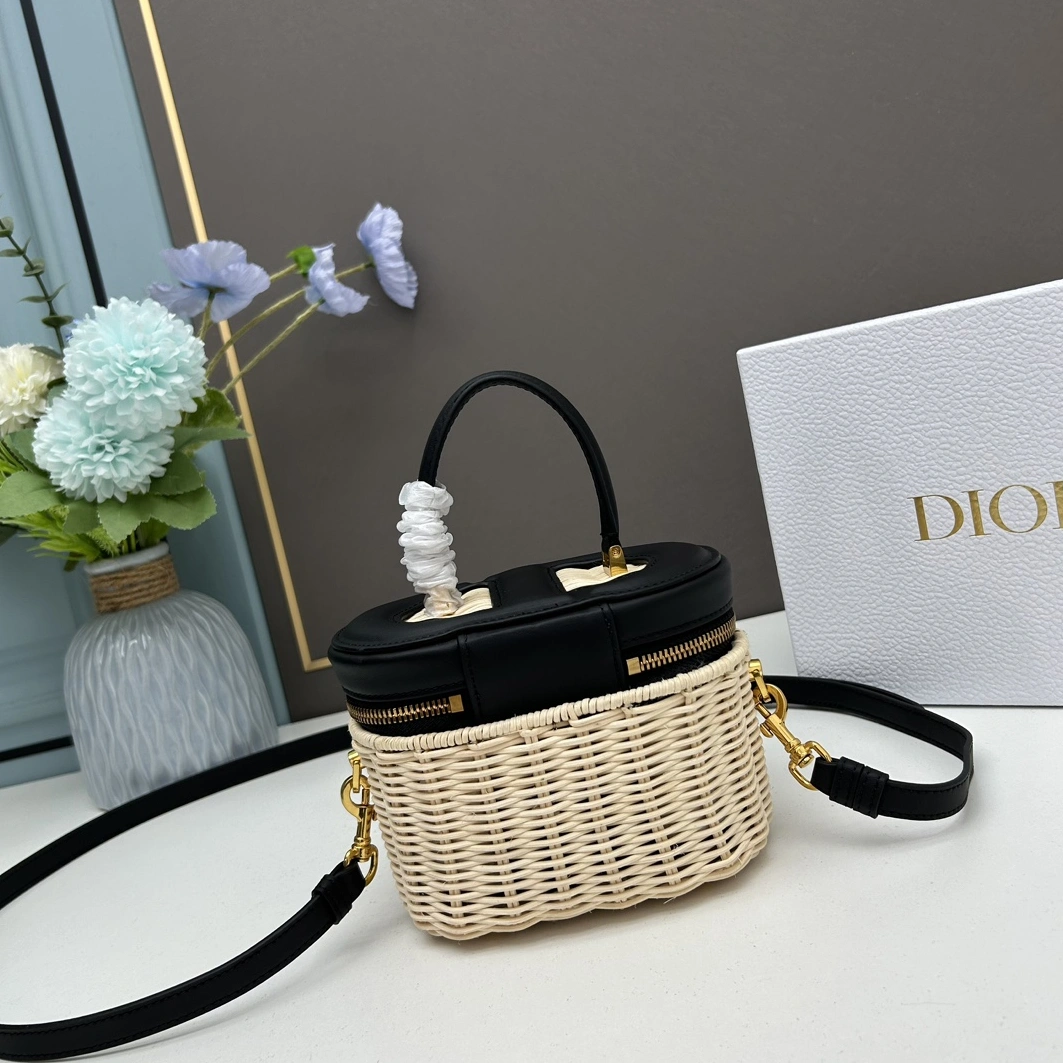 Christian Dior AAA Quality Handbags For Women Modern 6675