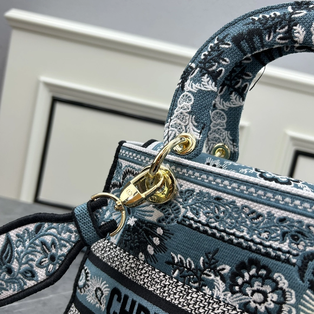 Christian Dior AAA Quality Handbags For Women Refined 5622 - Image 6