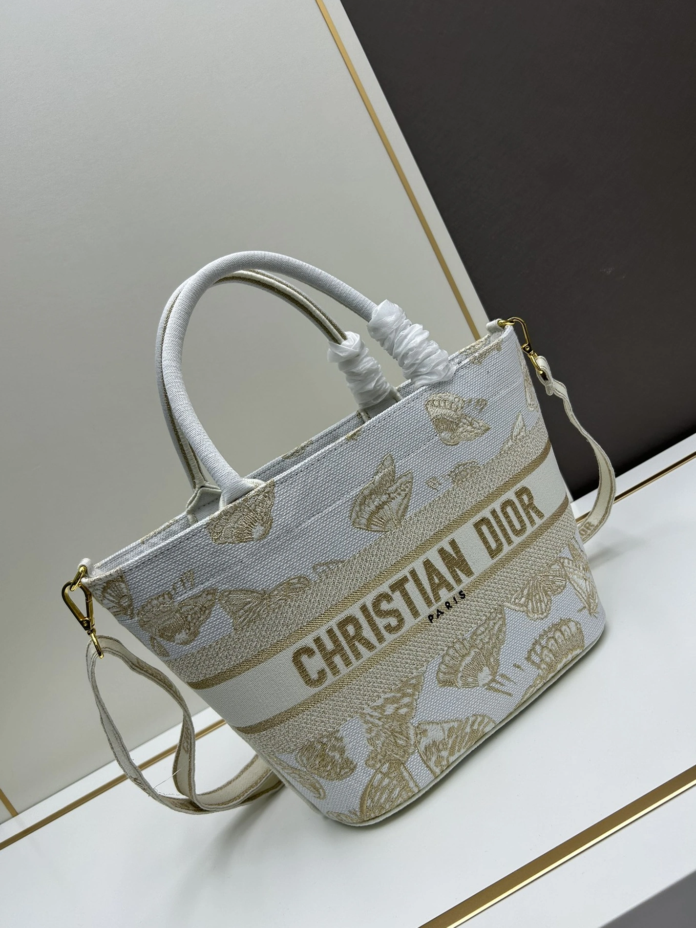 Christian Dior AAA Quality Handbags For Women Sophisticated 8659