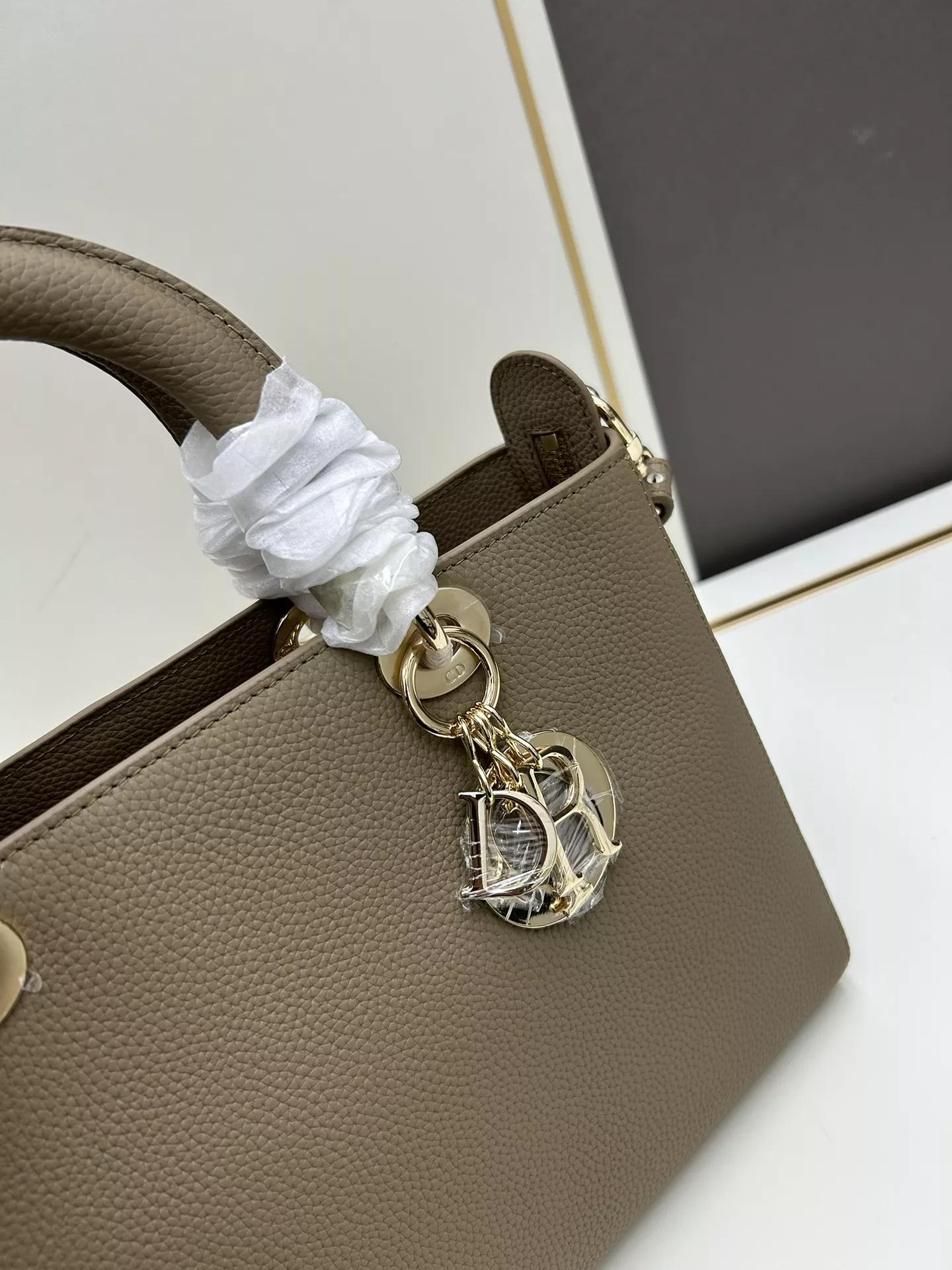 Christian Dior AAA Quality Handbags For Women Unique 7557 - Image 4