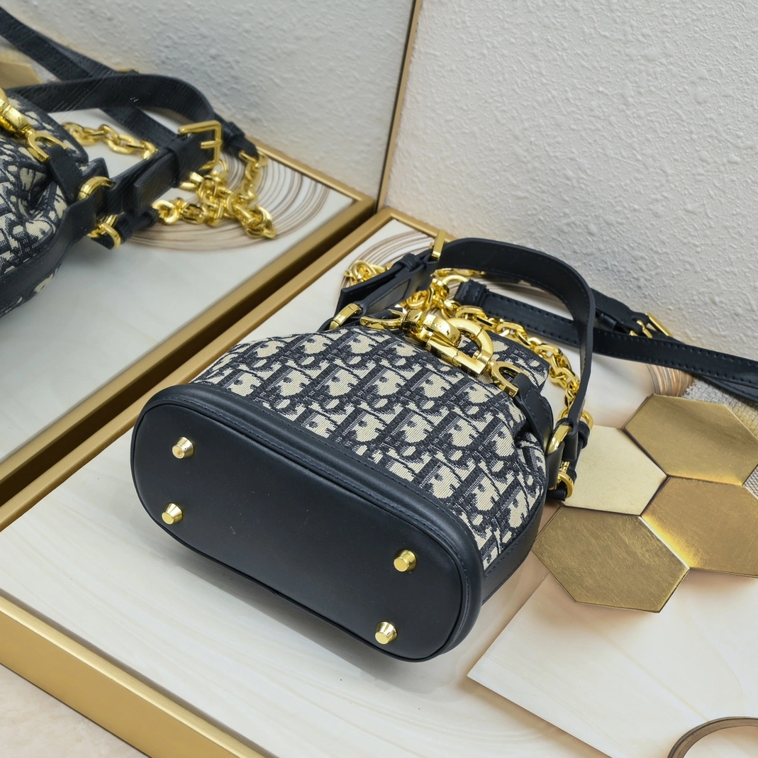 Christian Dior AAA Quality Messenger Bags For Women AllSeason 5980 - Image 7