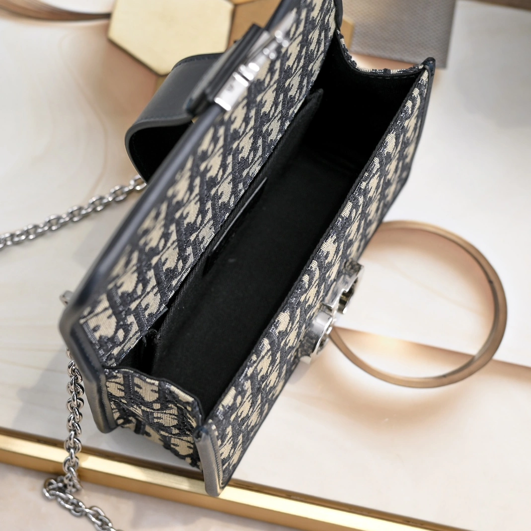 Christian Dior AAA Quality Messenger Bags For Women Soft 3570 - Image 8