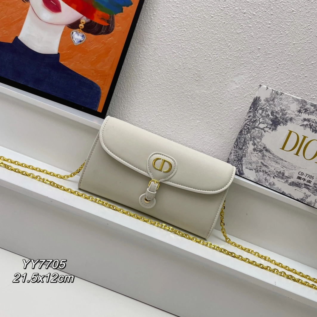 Christian Dior AAA Quality Messenger Bags For Women Versatile 2387