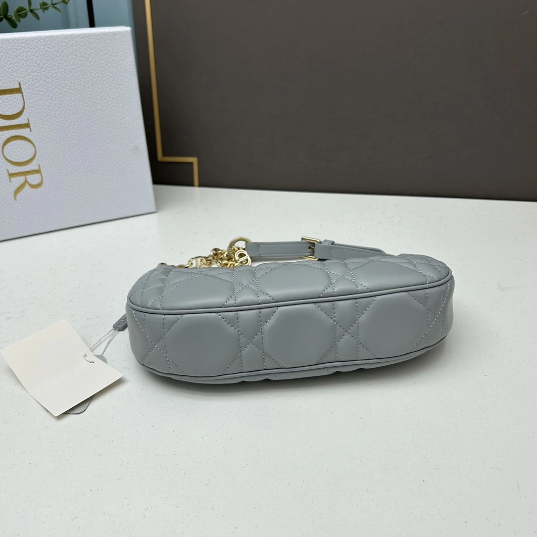 Christian Dior AAA Quality Shoulder Bags For Women Affordable 2125 - Image 4