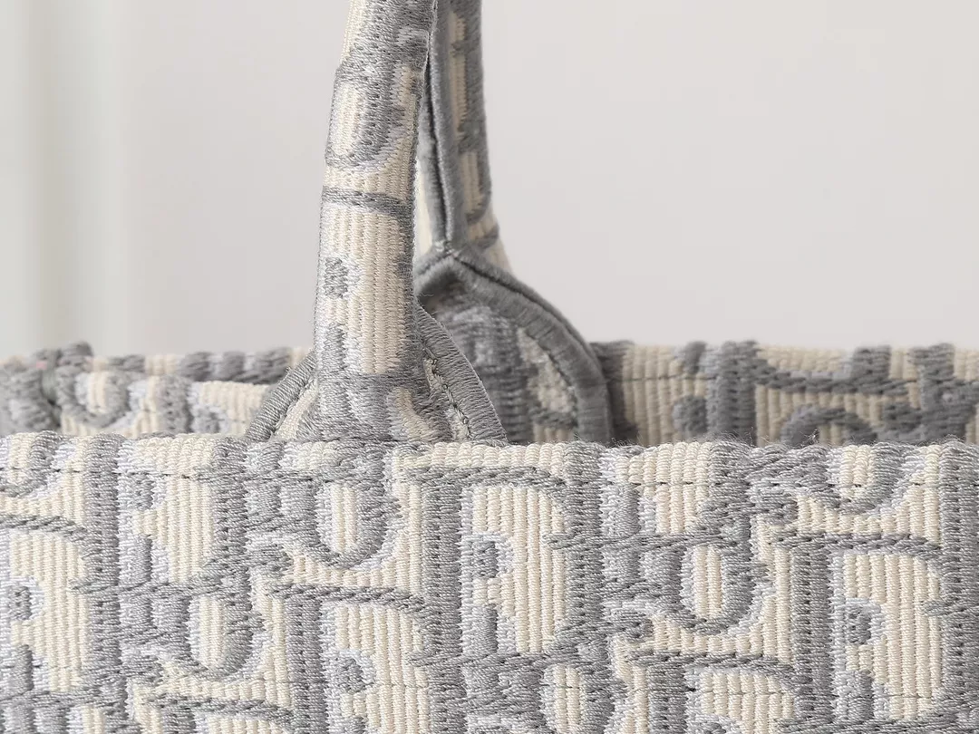 Christian Dior AAA Quality Tote-Handbags For Women Compact 7793 - Image 5